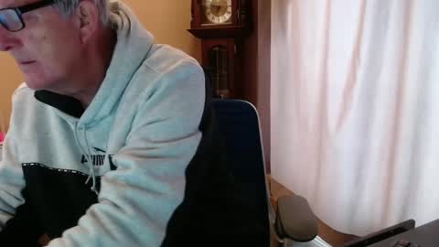 Snapshot of olderandwiser chatting on 01-30-25, 06:10 Older and Wiser online show from 01-30-25, 06:10