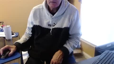 Snapshot of olderandwiser chatting on 02-11-25, 08:52 Older and Wiser online show from 02-11-25, 08:52