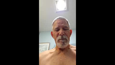 oldermoguy1 online show from 05-21-26, 01:51