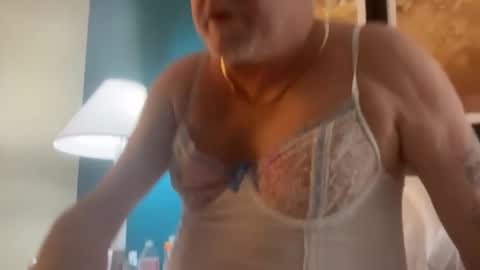 olderyeterotic online show from 03-30-26, 12:00