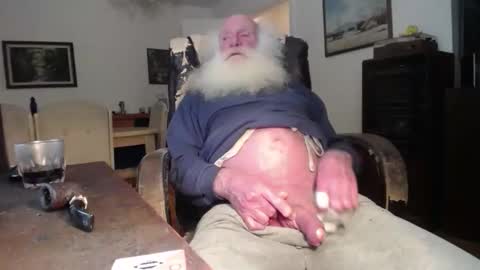 Snapshot of oldfucker9 chatting on 11-24-25, 02:22 oldfucker9 online show from 11-24-25, 02:22