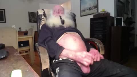 Snapshot of oldfucker9 chatting on 02-17-26, 02:41 oldfucker9 online show from 02-17-26, 02:41