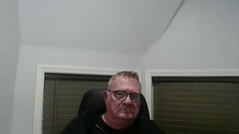 Snapshot of oldguybigd chatting on 12-23-25, 05:27 oldguybigd online show from 12-23-25, 05:27