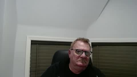 Snapshot of oldguybigd chatting on 01-15-26, 04:28 oldguybigd online show from 01-15-26, 04:28
