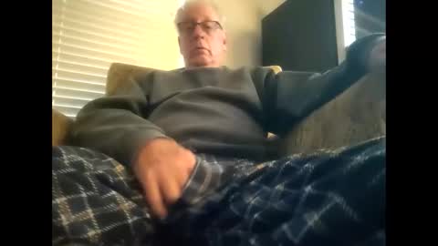 Snapshot of oldsubman chatting on 02-12-25, 12:44 oldsubman online show from 02-12-25, 12:44