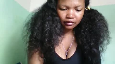 Snapshot of olgaaldy chatting on 10-16-25, 07:15 olgaaldy online show from 10-16-25, 07:15