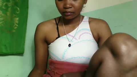 Snapshot of olgaaldy chatting on 10-17-25, 07:22 olgaaldy online show from 10-17-25, 07:22
