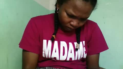 Snapshot of olgaaldy chatting on 10-24-25, 06:59 olgaaldy online show from 10-24-25, 06:59