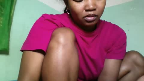 Snapshot of olgaaldy chatting on 10-25-25, 08:00 olgaaldy online show from 10-25-25, 08:00