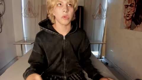 Snapshot of oliiverr22 chatting on 11-25-25, 08:20 oliiverr22 online show from 11-25-25, 08:20