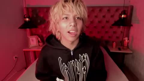 Snapshot of oliiverr22 chatting on 12-03-25, 11:41 oliiverr22 online show from 12-03-25, 11:41