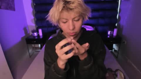 Snapshot of oliiverr22 chatting on 12-15-25, 11:58 oliiverr22 online show from 12-15-25, 11:58