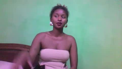 olinah610 online show from 10-25-25, 09:28