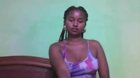 olinah610 online show from 11-19-25, 06:19