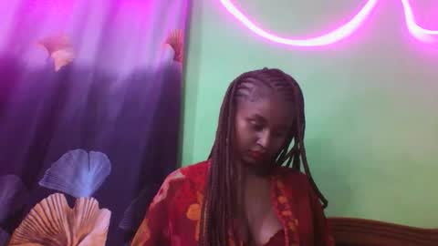 olinah610 online show from 12-16-25, 05:29