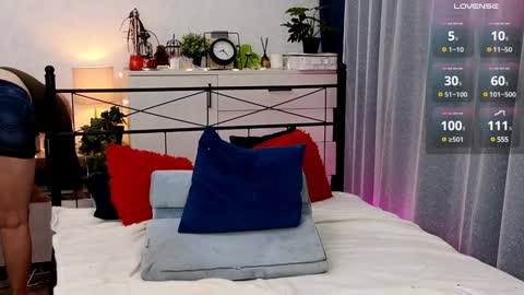 OliSunny Olivia online show from 12-13-24, 06:21