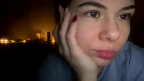 Snapshot of olivepeach chatting on 12-30-24, 04:29 Oil online show from 12-30-24, 04:29