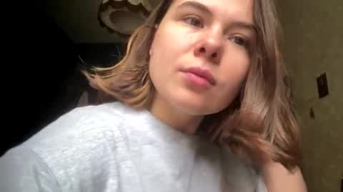 Snapshot of olivepeach chatting on 10-08-25, 08:23 Oil online show from 10-08-25, 08:23