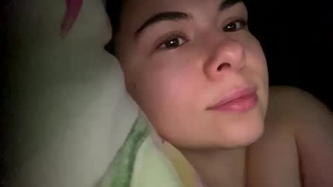 Snapshot of olivepeach chatting on 11-09-25, 12:25 Oil online show from 11-09-25, 12:25