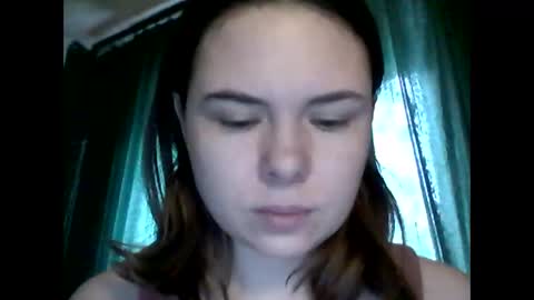 Snapshot of olivepeach chatting on 04-01-26, 11:33 Oil online show from 04-01-26, 11:33