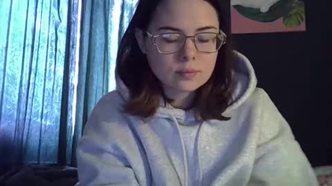 Snapshot of olivepeach chatting on 04-11-26, 09:57 Oil online show from 04-11-26, 09:57