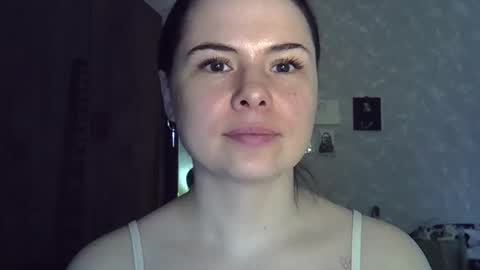 Snapshot of olivepeach chatting on 04-14-26, 09:59 Oil online show from 04-14-26, 09:59
