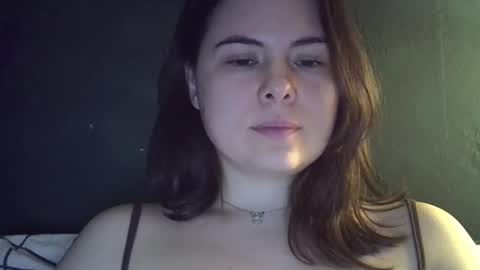 Snapshot of olivepeach chatting on 04-22-26, 08:21 Oil online show from 04-22-26, 08:21