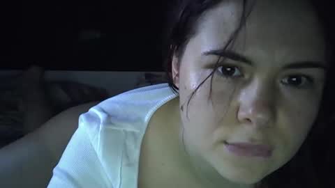 Snapshot of olivepeach chatting on 04-24-26, 04:20 Oil online show from 04-24-26, 04:20