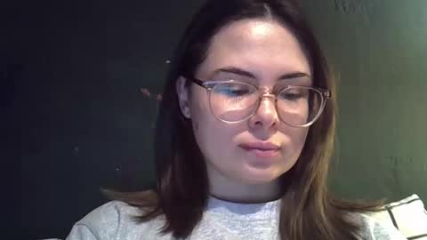 Snapshot of olivepeach chatting on 05-03-26, 07:53 Oil online show from 05-03-26, 07:53