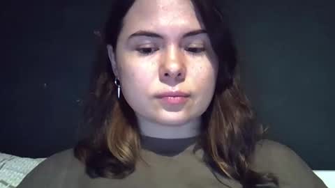 Snapshot of olivepeach chatting on 05-17-26, 06:04 Oil online show from 05-17-26, 06:04