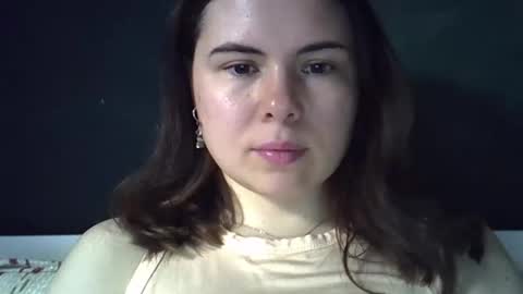 Snapshot of olivepeach chatting on 05-19-26, 12:22 Oil online show from 05-19-26, 12:22
