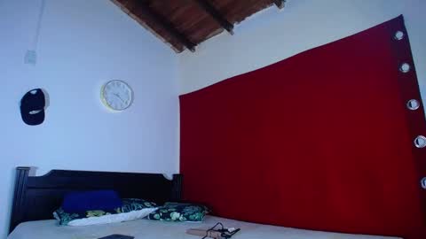 Snapshot of oliver_and_megan chatting on 10-19-25, 02:23 Oliver and MeganIndependent online show from 10-19-25, 02:23