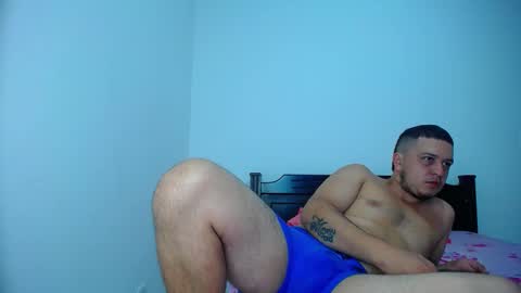 Snapshot of oliver_and_megan chatting on 11-19-25, 07:30 Oliver and MeganIndependent online show from 11-19-25, 07:30