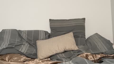 Oliver Beck online show from 01-04-25, 02:25