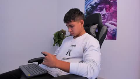 Oliver bray online show from 02-04-25, 02:53