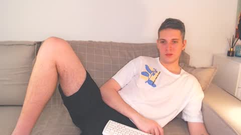 Snapshot of oliver_hort chatting on 12-11-24, 12:12 Oliver online show from 12-11-24, 12:12