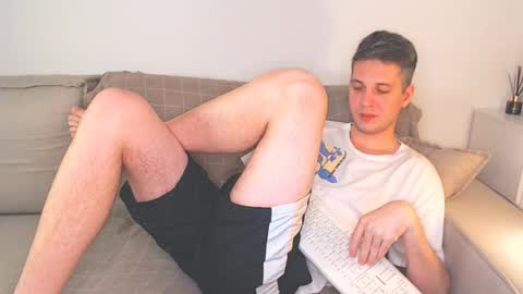 Snapshot of oliver_hort chatting on 12-13-24, 08:15 Oliver online show from 12-13-24, 08:15