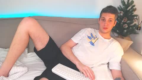 Snapshot of oliver_hort chatting on 01-07-25, 08:52 Oliver online show from 01-07-25, 08:52