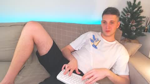 Snapshot of oliver_hort chatting on 01-12-25, 07:31 Oliver online show from 01-12-25, 07:31