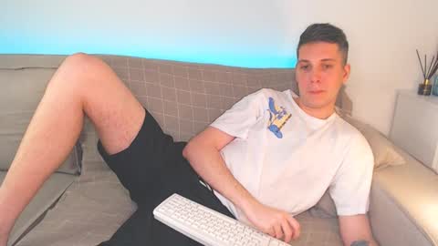 Snapshot of oliver_hort chatting on 01-21-25, 09:15 Oliver online show from 01-21-25, 09:15