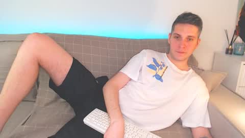 Snapshot of oliver_hort chatting on 01-26-25, 07:09 Oliver online show from 01-26-25, 07:09