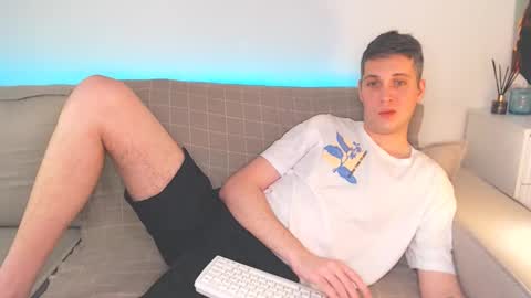 Snapshot of oliver_hort chatting on 01-31-25, 07:08 Oliver online show from 01-31-25, 07:08