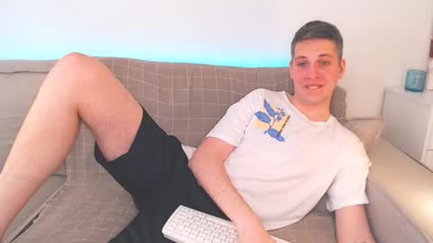 Snapshot of oliver_hort chatting on 02-28-25, 01:47 Oliver online show from 02-28-25, 01:47