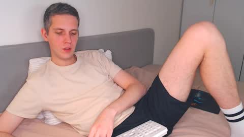 Oliver online show from 12-20-25, 05:09