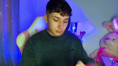 Snapshot of oliver_kyy chatting on 05-26-26, 10:28 oliveeer online show from 05-26-26, 10:28