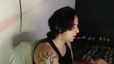 oliver_laid_2023 online show from 12-17-24, 03:39