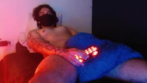 oliver_laid_2023 online show from 12-19-24, 06:01