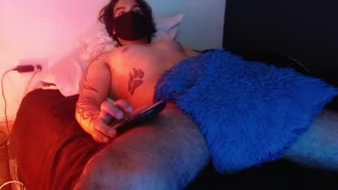 oliver_laid_2023 online show from 12-28-24, 05:02