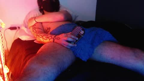 oliver_laid_2023 online show from 12-28-24, 11:09