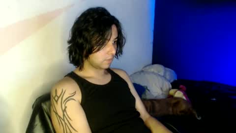 oliver_laid_2023 online show from 01-19-25, 04:14